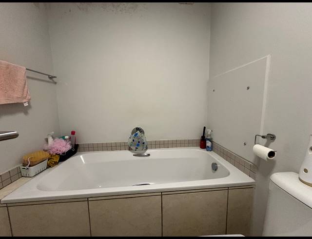 2 BEDROOM APARTMENT TO LET IN BALLITO COMMERCIAL DISTRICT